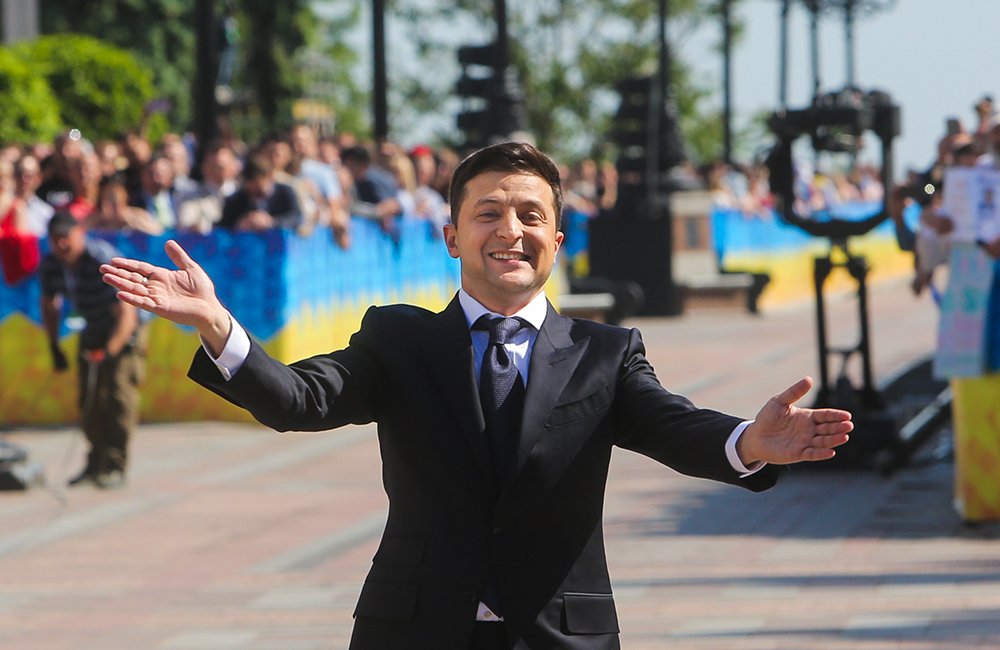 Стало известно, на что тратит деньги партия "Слуга народа"