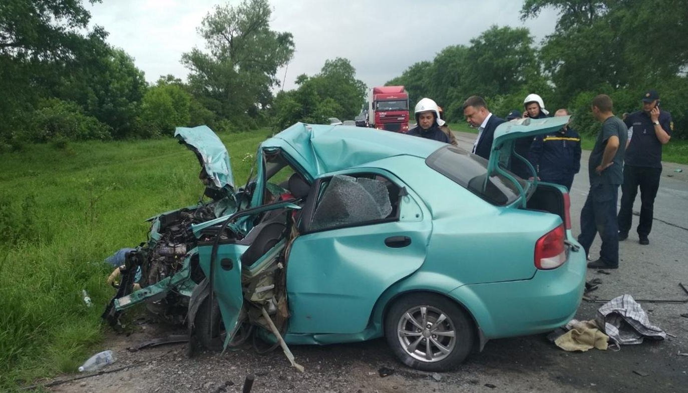В ДТП на Хмельниччині загинули двоє дорослих і дитина