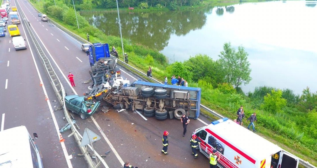 На Ровенщине произошло масштабное ДТП: есть пострадавшие