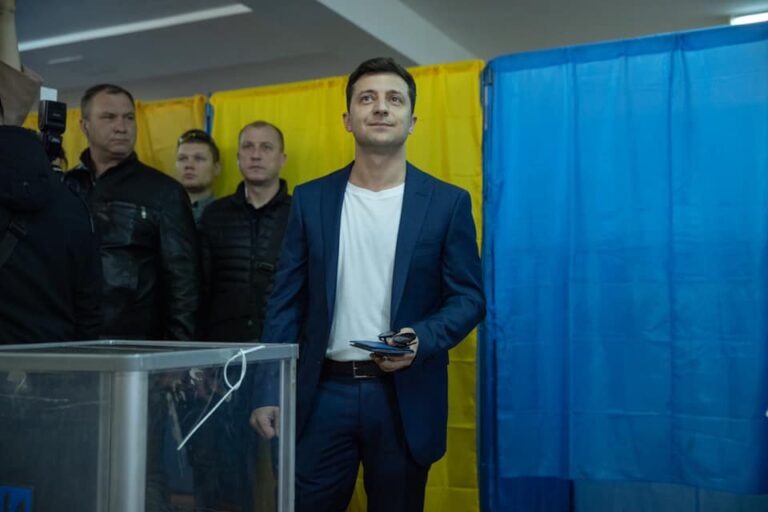 Абсолютный рекорд за всю историю Украины: политсила Зеленского “переплюнула“ Партию регионов - today.ua