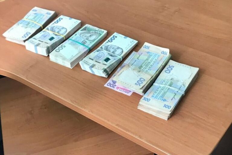 Чиновников “Укрзализныци“ поймали на взятке - today.ua
