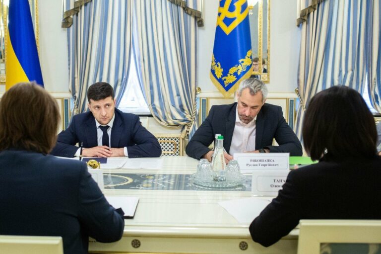 Зеленский пообещал помочь начать работу антикоррупционному суду - today.ua