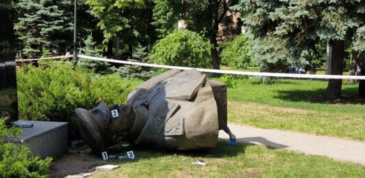 У Зеленского прокомментировали “демонтаж“ памятника Жукову в Харькове - today.ua