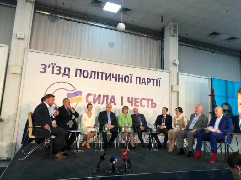 Нардеп Порошенко и представитель Гройсмана пошел на выборы в команде Смешко - today.ua