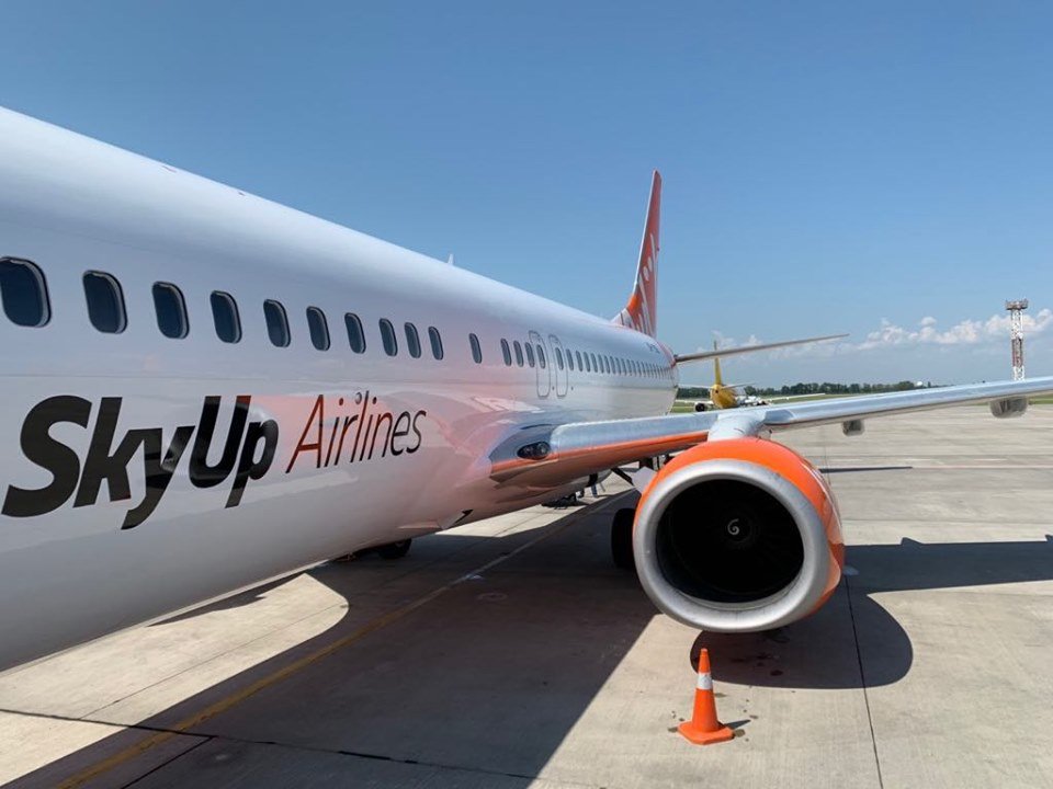 Популярный лоукостер SkyUp отменил продажу билетов на рейсы в Европу: как вернуть стоимость уже купленных
