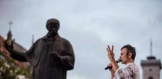 Вакарчук предлагает ограничить полномочия депутатов  - today.ua