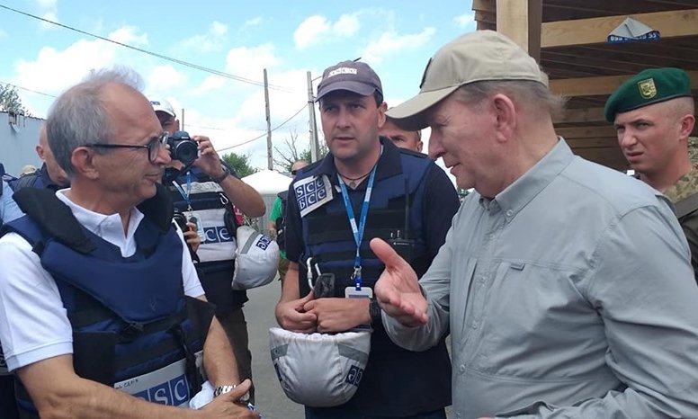 Кучма анонсував прибуття урядової комісії для вирішення питань Станиці Луганської