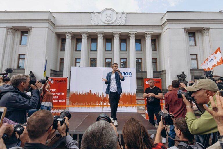 У Вакарчука презентували “хіт-парад“ найгірших депутатів  - today.ua