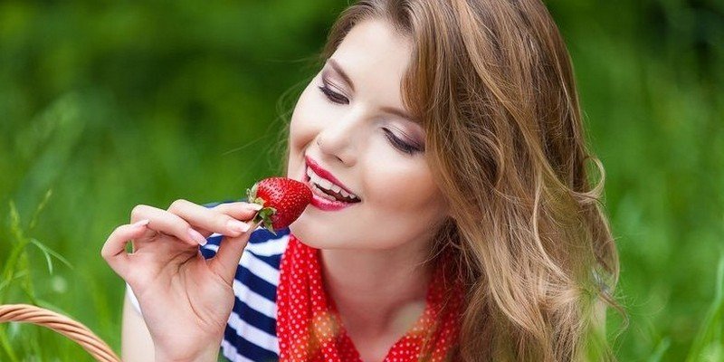 Медики рассказали об эффективности клубничной диеты для похудения