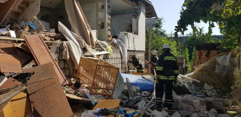 На Закарпатье в жилом доме прогремел взрыв: есть травмированные - today.ua