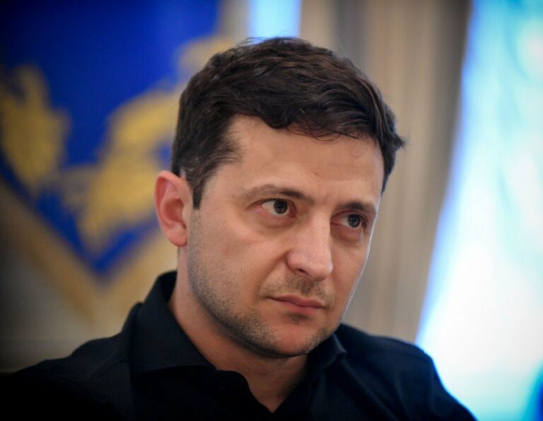 Зеленский решил уволить четырех чиновников - today.ua