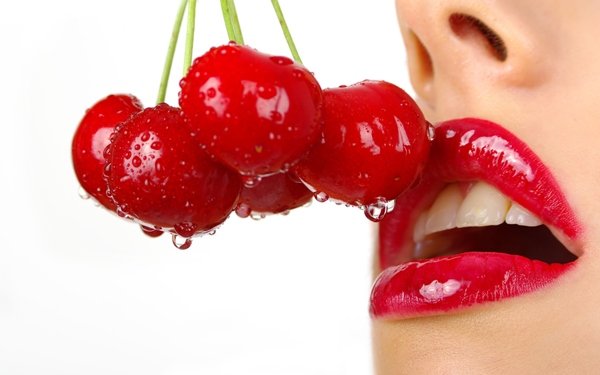 Дієтологи назвали ягоду, яка гальмує схуднення - today.ua