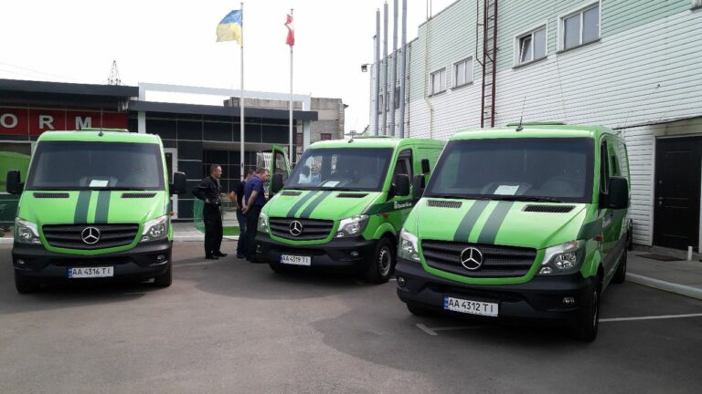 На Луганщині підірвали інкасаторський автомобіль ПриватБанку - today.ua