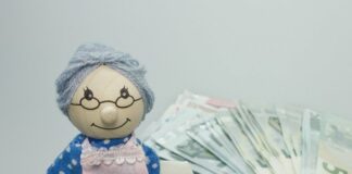 “Ощадбанк“ будет доставлять на дом пенсии отдельным категориям украинцев - today.ua