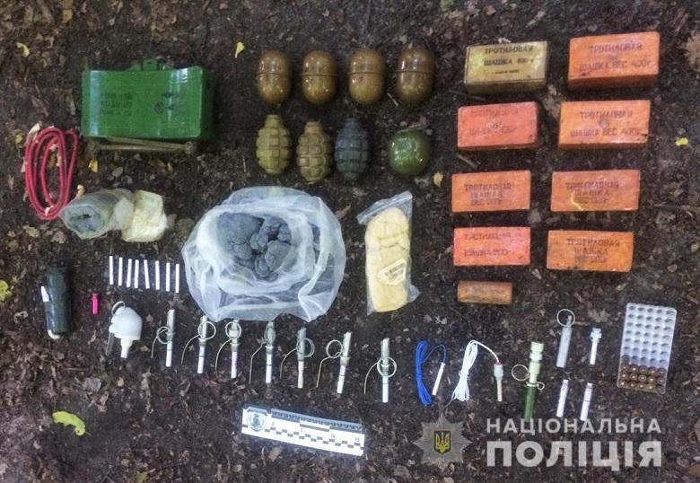 У Києві на Лисій горі знайшли заховану вибухівку