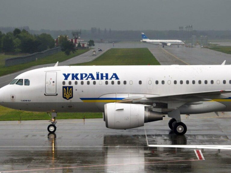 Зеленский отправил за 10 украинскими детьми в Грузию президентский самолет - today.ua
