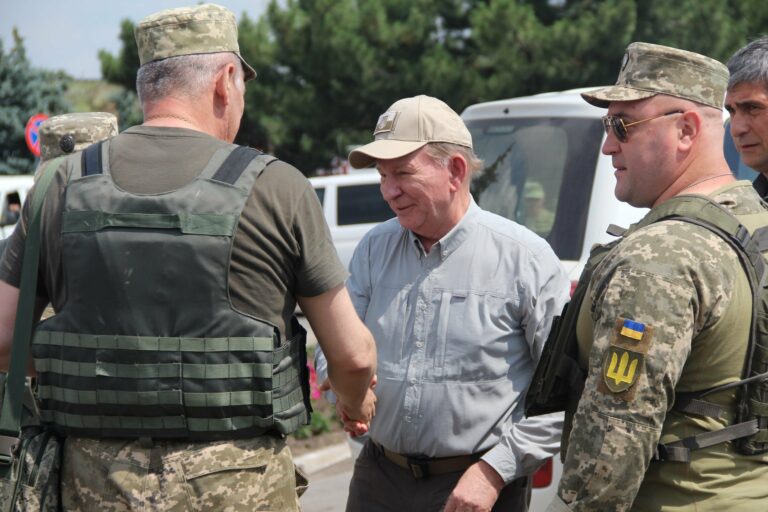 Кучма заявив про відведення російських військ біля Станиці Луганської  - today.ua
