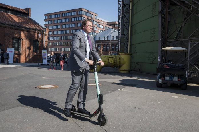 Чи потрібні права на електричний скутер