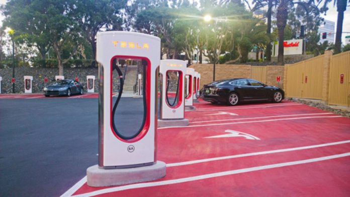 Tesla ограничила зарядку батарей до 80%: названа причина