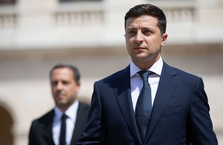 У Зеленського відзвітували за перший місяць президентства