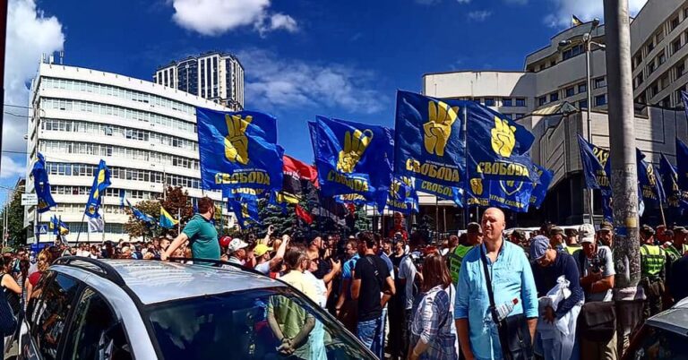 Україну не перетворять на Малоросію: КСУ не скасував закони про люстрацію і декомунізацію - today.ua