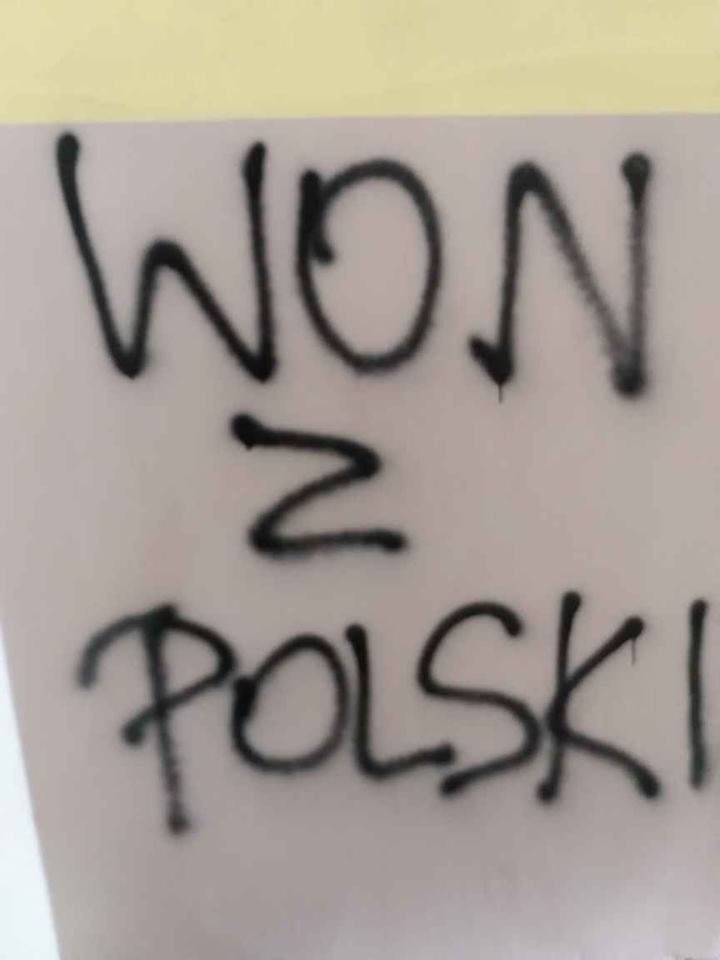 “Вон, курвы украинские“: в Польше на квартиру заробитчан совершили нападение