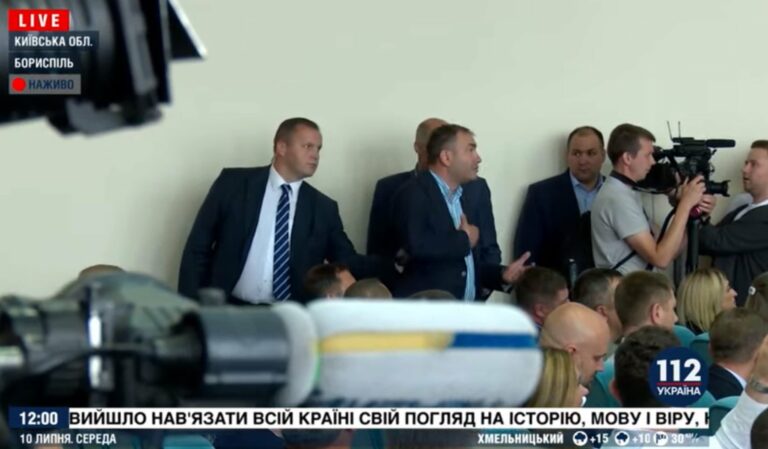 “Вийди звідси, розбійник ти!“: Зеленський вигнав з наради секретаря Бориспільської міськради Ярослава Годунка - today.ua