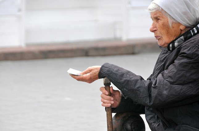 Курам на смех: украинским пенсионерам добавили к пенсии 67 грн - today.ua