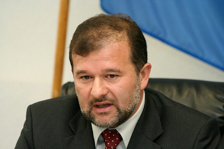 “Глазам не верю, это конец времен“: Балога впервые за долгие годы проиграл выборы на своем округе - today.ua