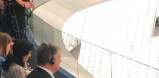 “Сидів на гальорці“: Порошенка не пустили до зали засідань Європарламенту - today.ua
