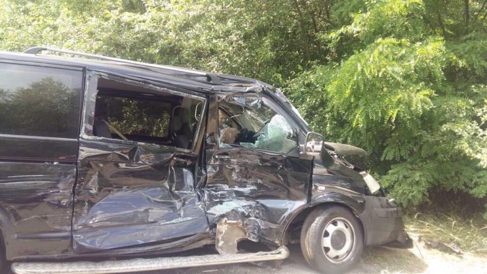 Кортеж Зеленського спровокував масштабну ДТП з автобусами, що везли дітей з відпочинку