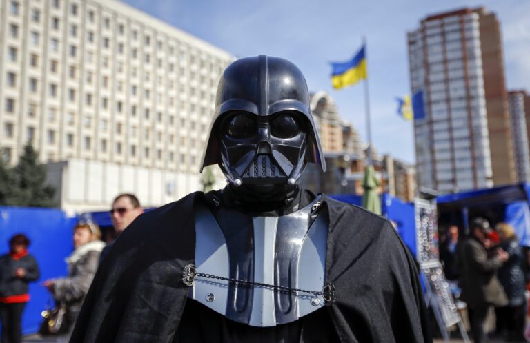 Депутат Дарт Вейдер вперше показав обличчя: як виглядає головний лиходій “Зоряних війн“ - today.ua