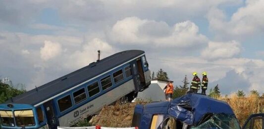 “Не встиг проскочити“: автобус з українськими заробітчанами збив потяг - today.ua