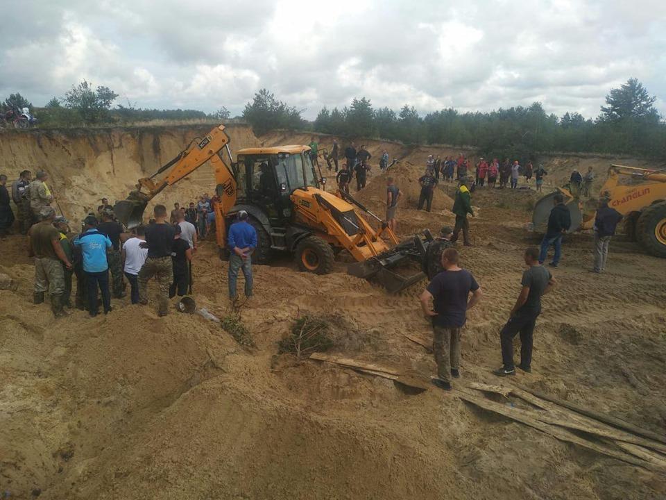 Трагедія на Рівненщині: дітей в кар'єрі засипало піском