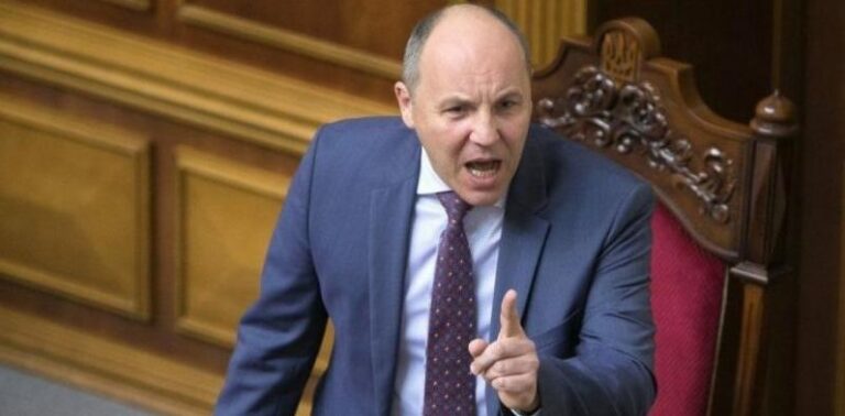 “Немедленно подписать закон об импичменте“: Парубий резко “наехал“ на Зеленского - today.ua
