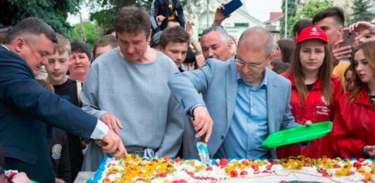 “Даремно роздавав цукерки“: Пашинський з тріском провалився на виборах  - today.ua