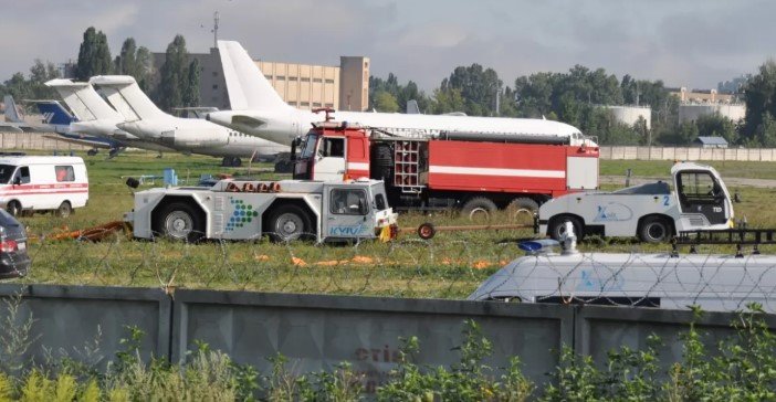 “Пілот встиг загальмувати“: літак Мінськ-Київ при посадці винесло у поле  - today.ua