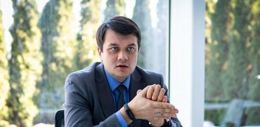 Разумков потирает руки: партия “Слуга народа“ допускает, что сможет обойтись и без коалиции - today.ua