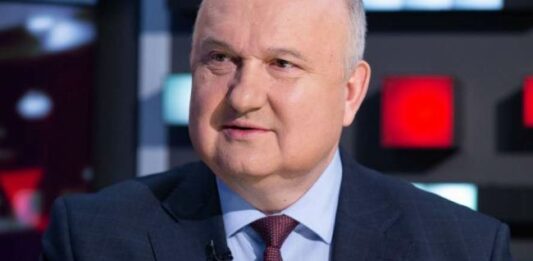 “Парад - це дуже витратно“: Смешко підтримав позицію Зеленського - today.ua