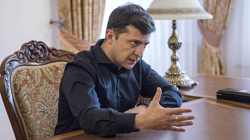 Зеленский срочно созывает депутатов для принятия важного закона