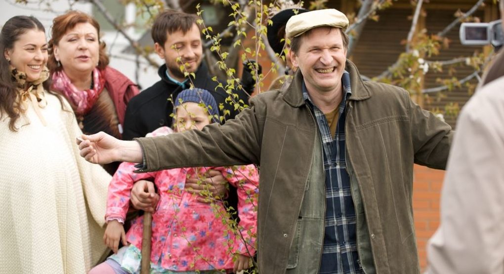 "Пришлось приостановить работу": сериал "Сваты" больше не снимают