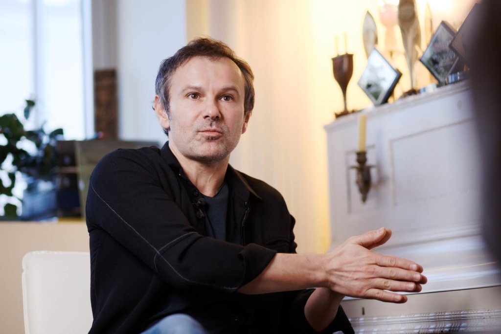 "Посилювати українську армію": Вакарчук розповів, як потрібно повертати Крим і Донбас