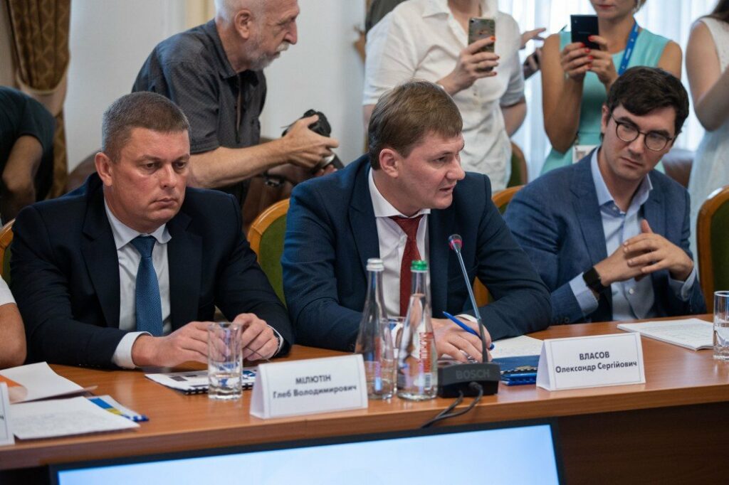 “Вы считаете, что я идиот?“: Зеленский потребовал от главы ГФС написать заявление об уходе 