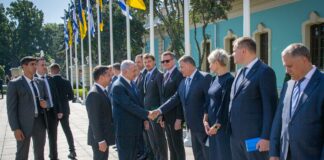 Премьер-министр Израиля обсудил с Аваковым проблемы пересечения границы: к чему пришли - today.ua