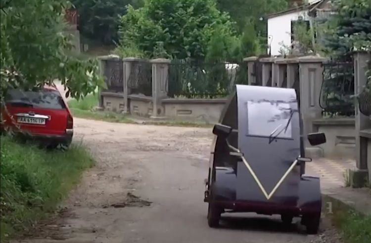 Электромобиль за 1300 евро: украинский пенсионер создал уникальное транспортное средство - today.ua