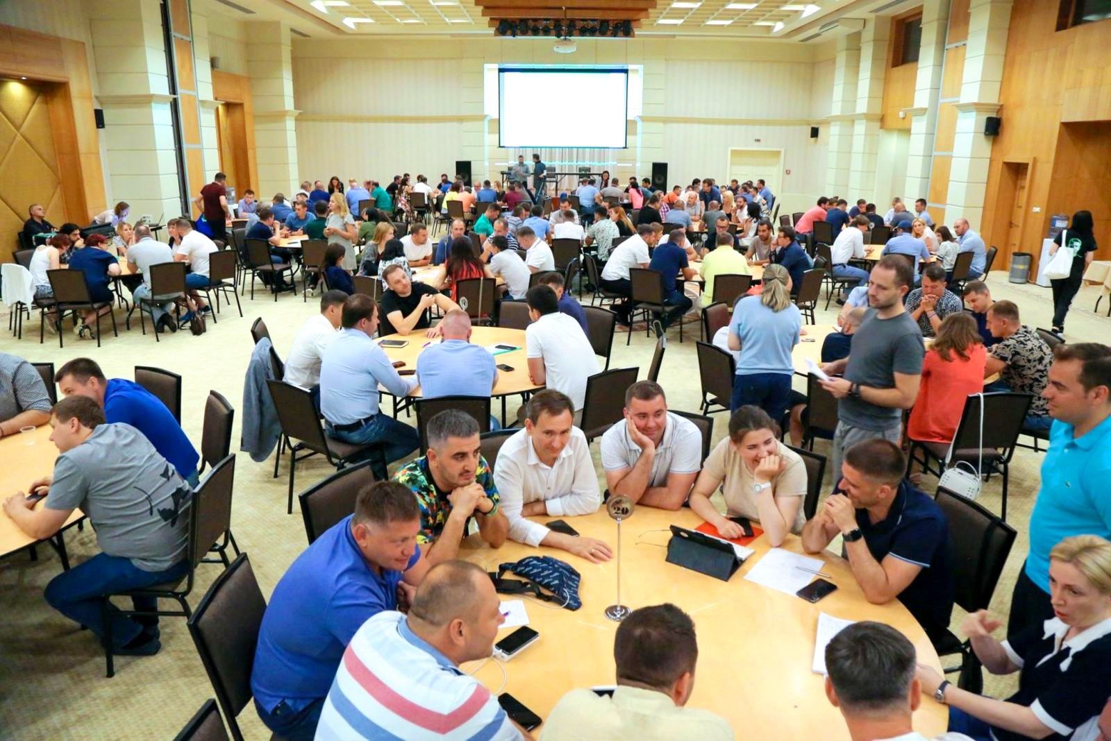 "Вместо лекций ходили в SPA": организаторы обучения "слуг народа" в Трускавце рассказали о нардепах-прогульщиках