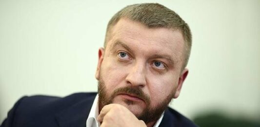 Міністр юстиції їздить без документів на авто з фальшивими номерами - today.ua