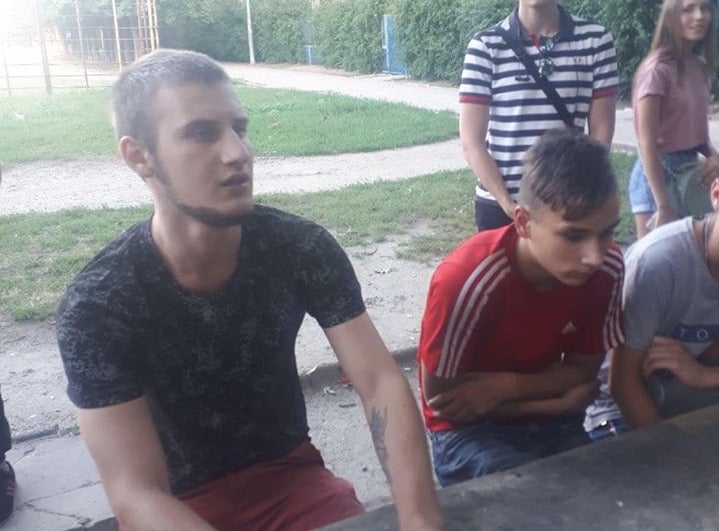 В Запоріжжі п'яні підлітки по-звірячому били безхатченків і знімали це на відео - today.ua