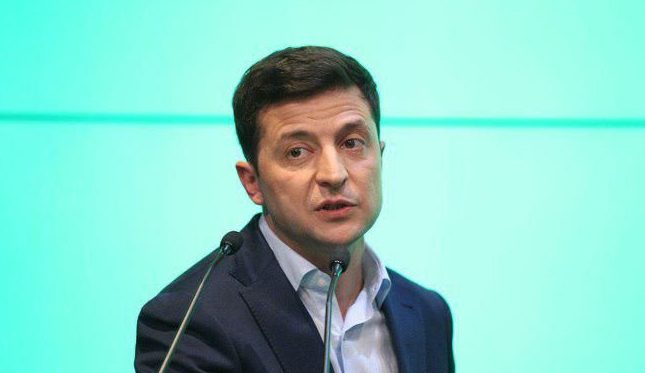 "Это очень неправильно": Зеленский раскритиковал парад националистов