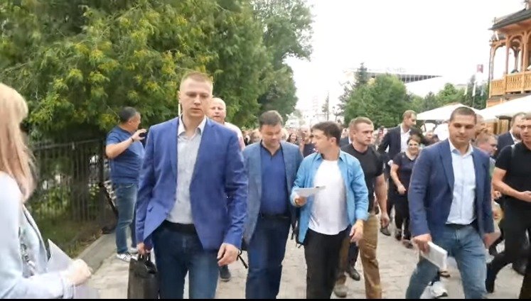 Зеленский посетил “слуг народа“ в Трускавце: опубликовано видео - today.ua